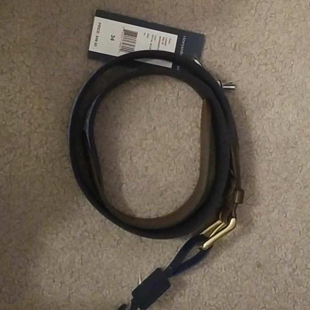 Men's Vineyard Vines belt.
